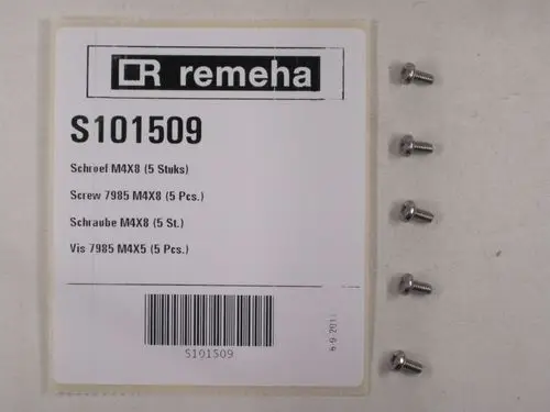 Auf dem Bild sind fünf Schrauben der Marke Remeha abgebildet, die auf einer weißen Verpackung präsentiert werden. Die Verpackung enthält Artikelinformationen und einen Barcode.